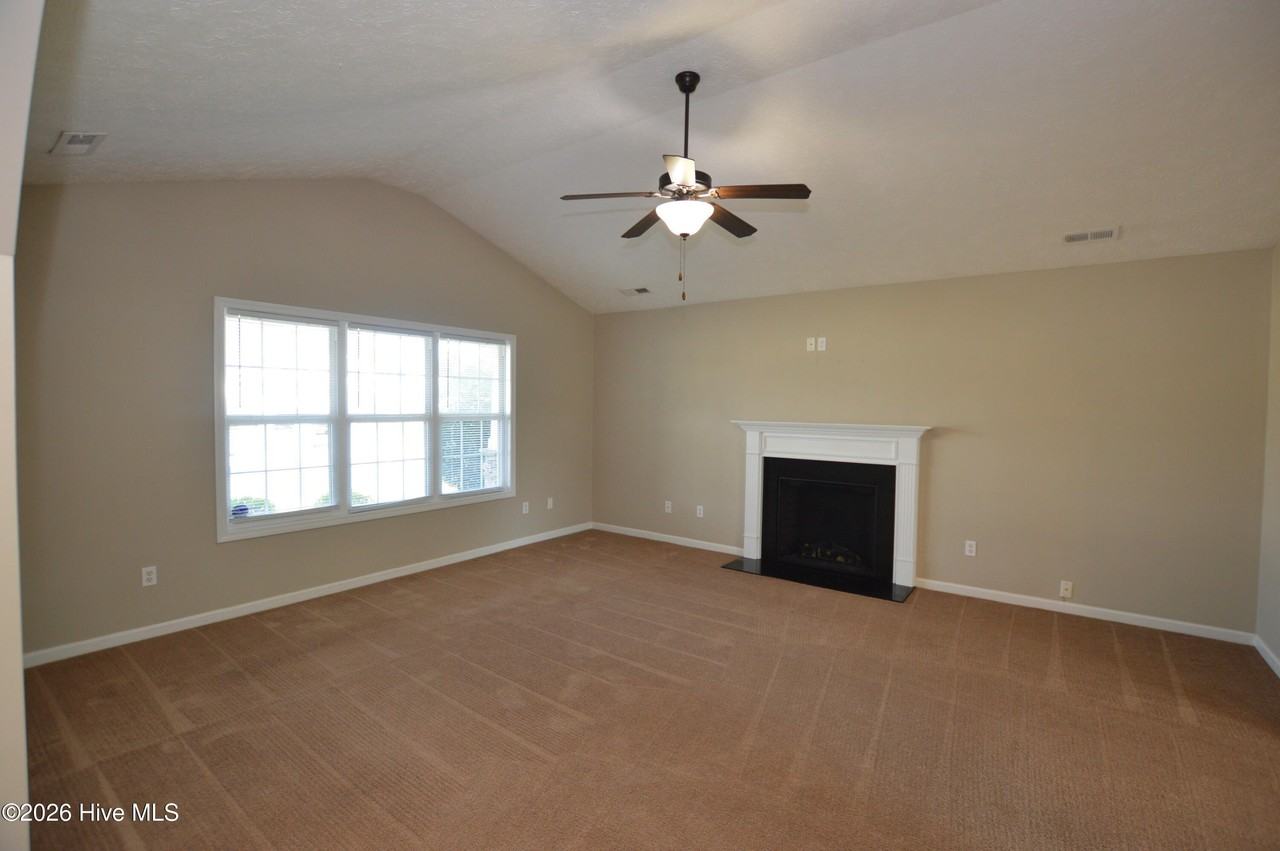 702 Radiant Dr - Photo 2 of 21