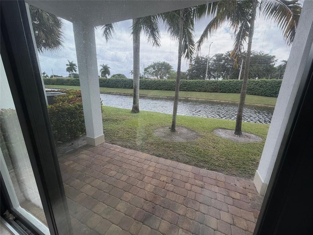 11330 Sw 16th St - Photo 5 of 8