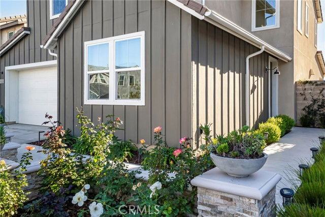 25948 Meadow Dr - Photo 2 of 8