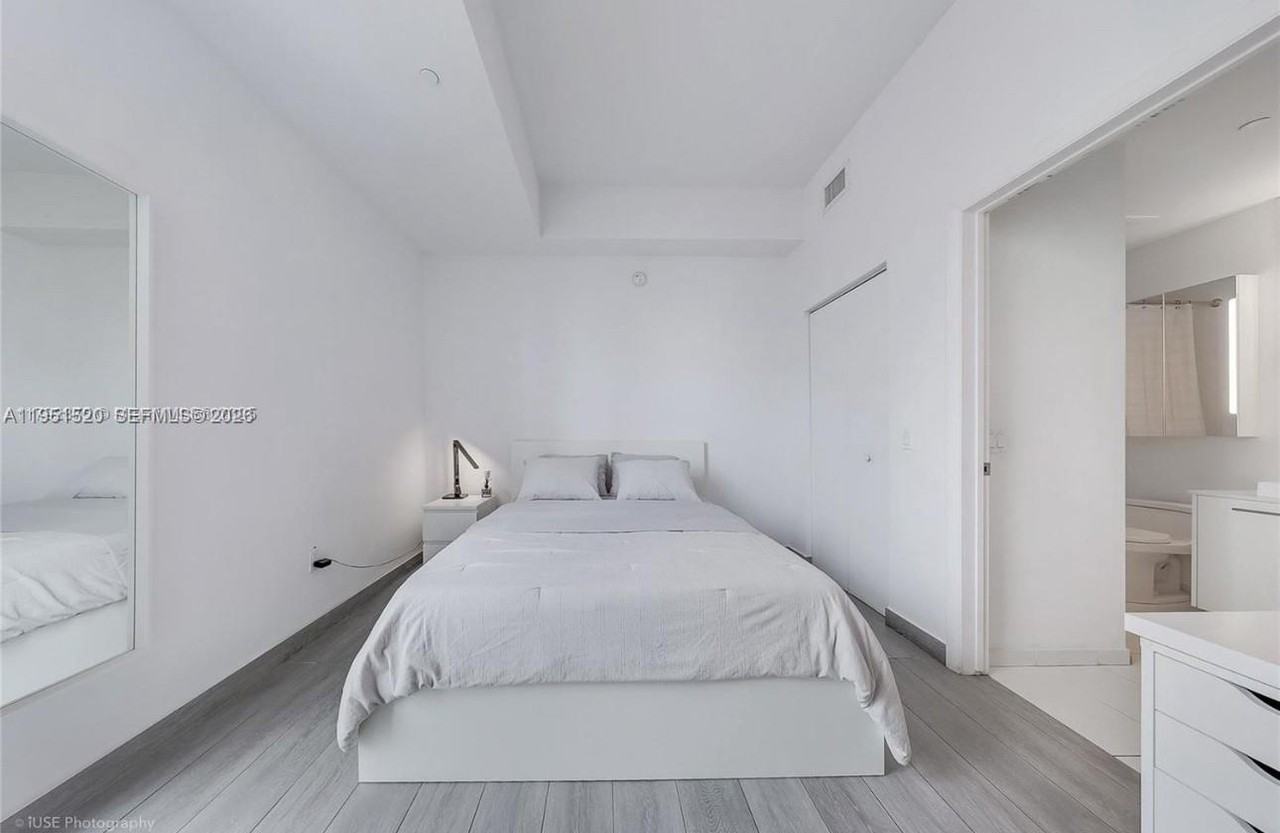 151 Se 1st St #1706 - Photo 5 of 8