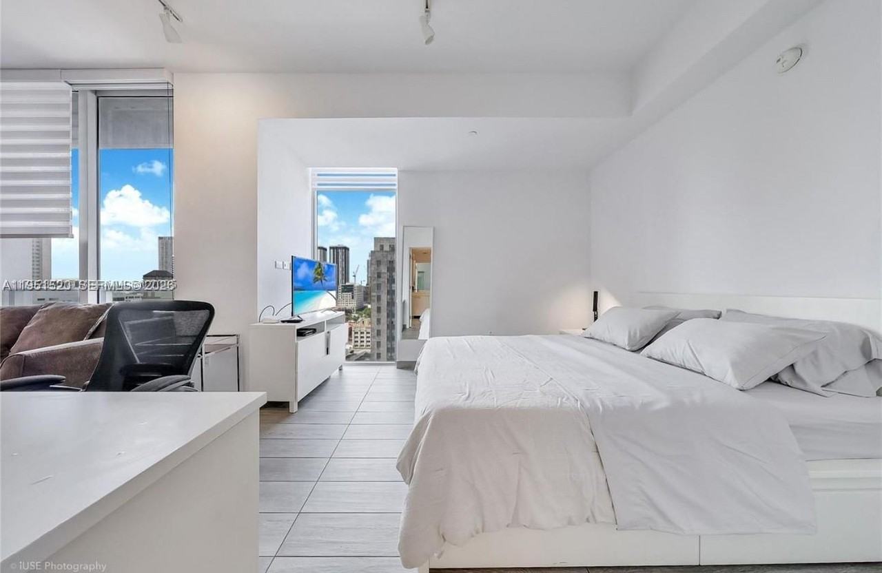 151 Se 1st St #1706 - Photo 6 of 8