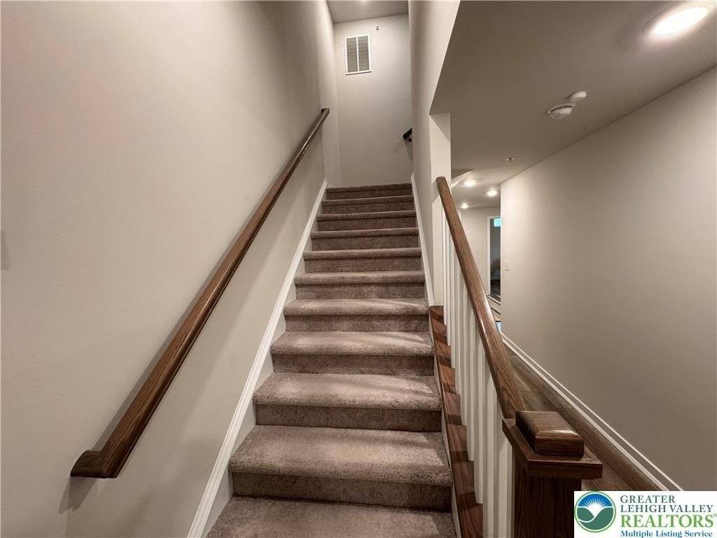 7505 Clayton Ave - Photo 3 of 19