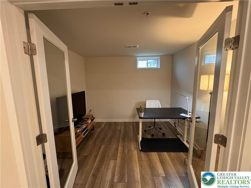 7505 Clayton Ave - Photo 5 of 19