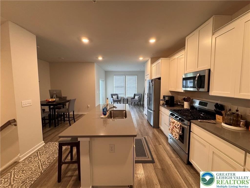 7505 Clayton Ave - Photo 7 of 19