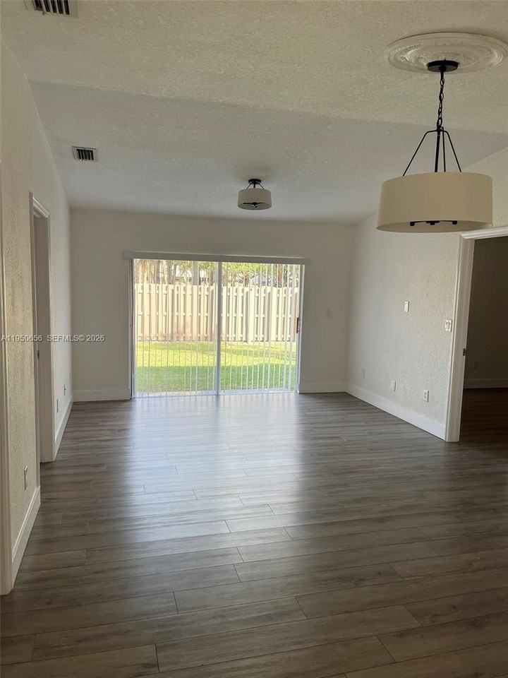 11773 Sw 108th Ln - Photo 3 of 7