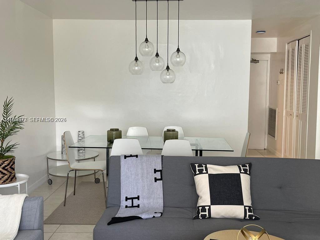 9195 Collins Ave #413 - Photo 5 of 8