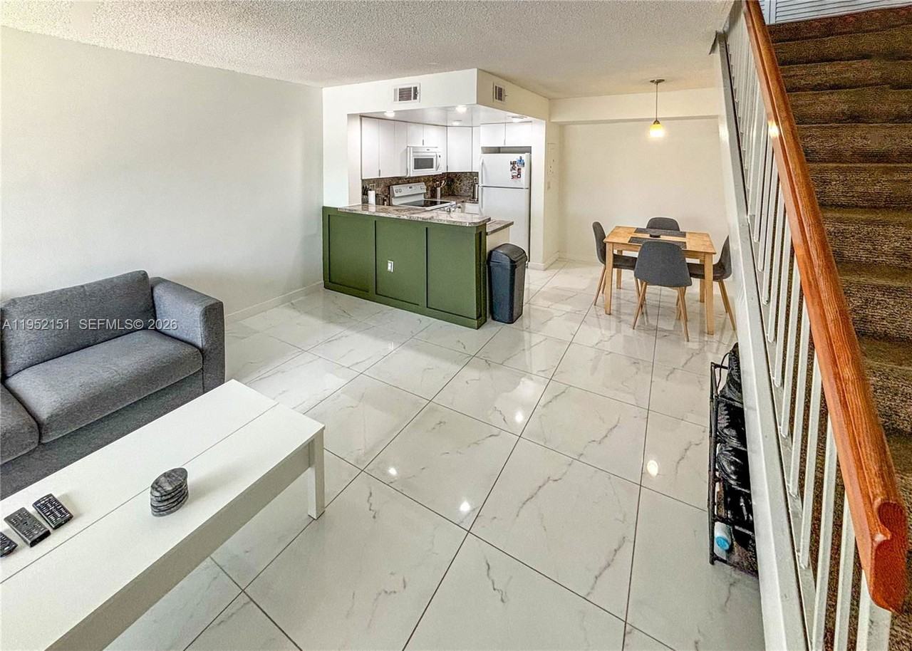 650 Nw 86th Pl #3-209 - Photo 2 of 8