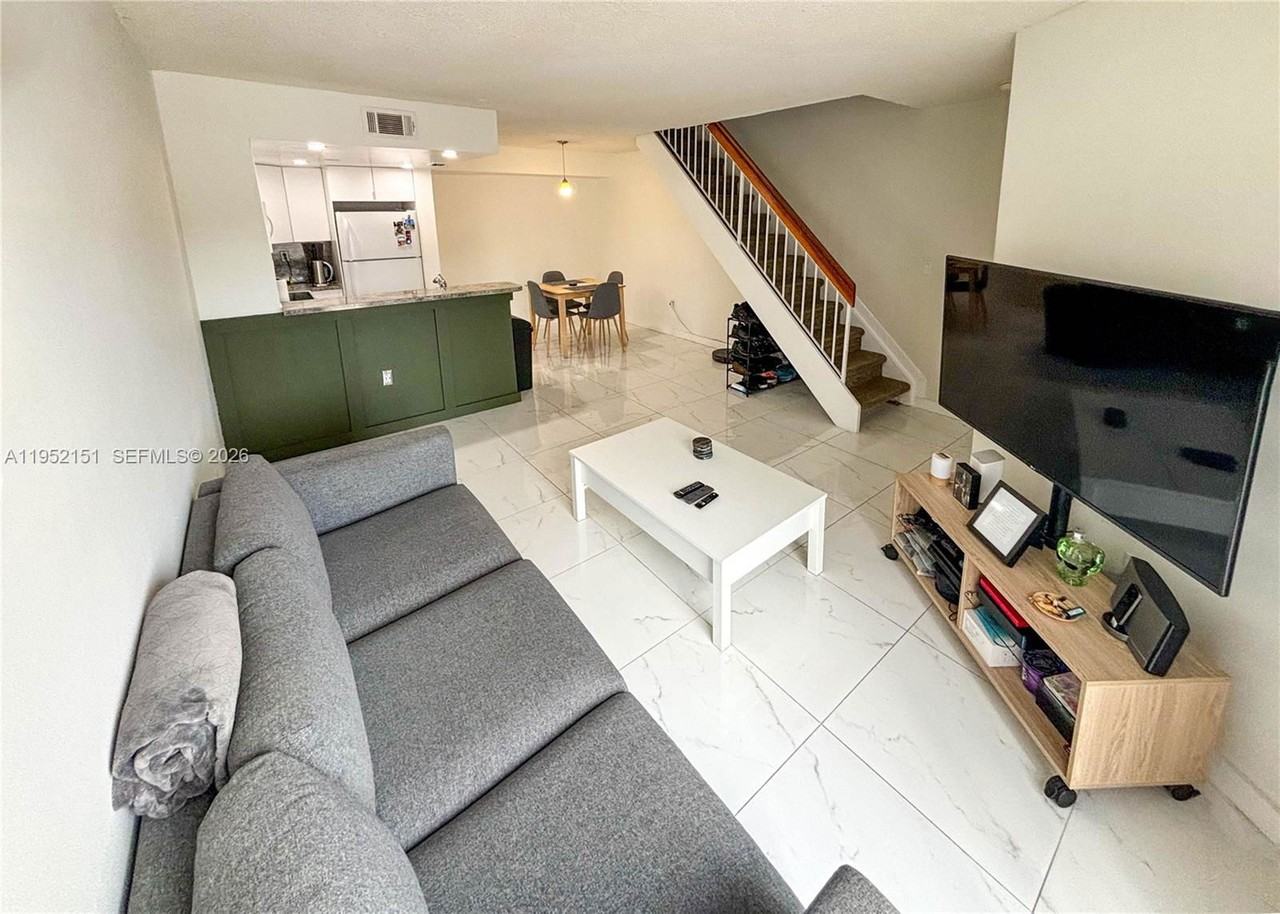 650 Nw 86th Pl #3-209 - Photo 3 of 8