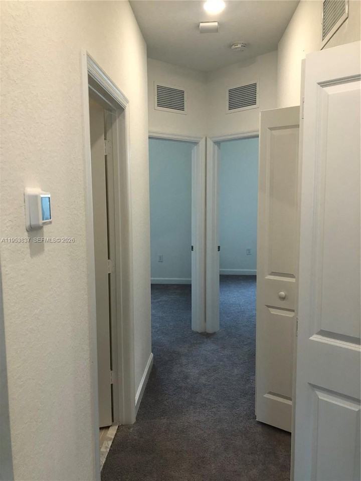 2610 Se 13th St #2610 - Photo 7 of 8