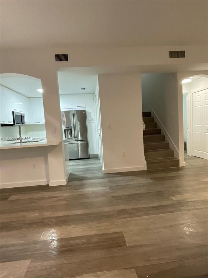 11411 Nw 60th St #286 - Photo 2 of 10