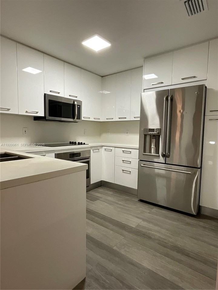 11411 Nw 60th St #286 - Photo 3 of 10