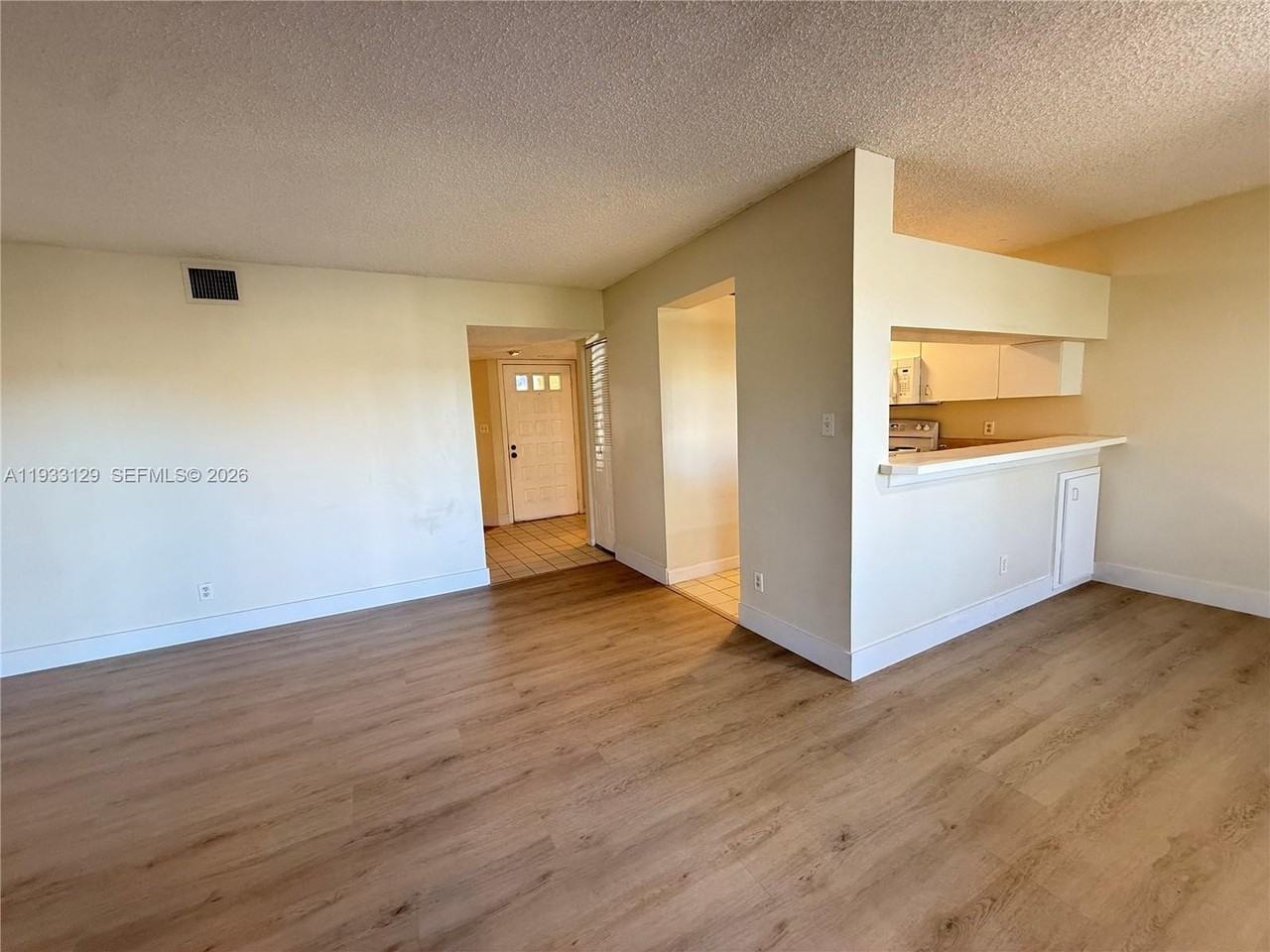 1133 Coral Club Dr #1133 - Photo 4 of 36