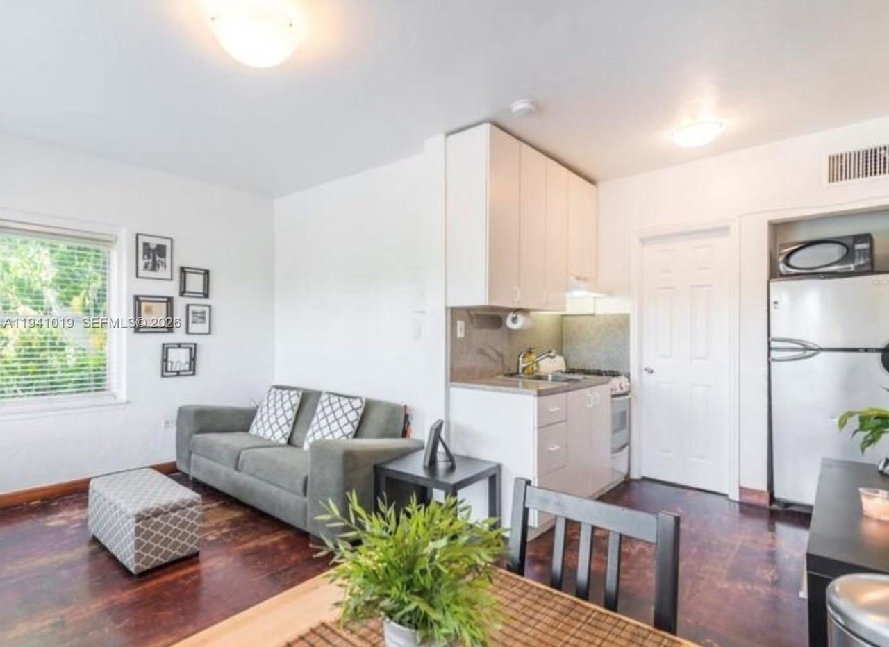 1555 Pennsylvania Ave #202 - Photo 2 of 14