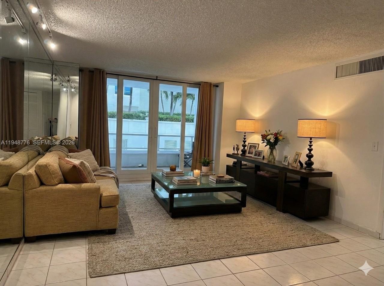 5005 Collins Ave #523 - Photo 4 of 22