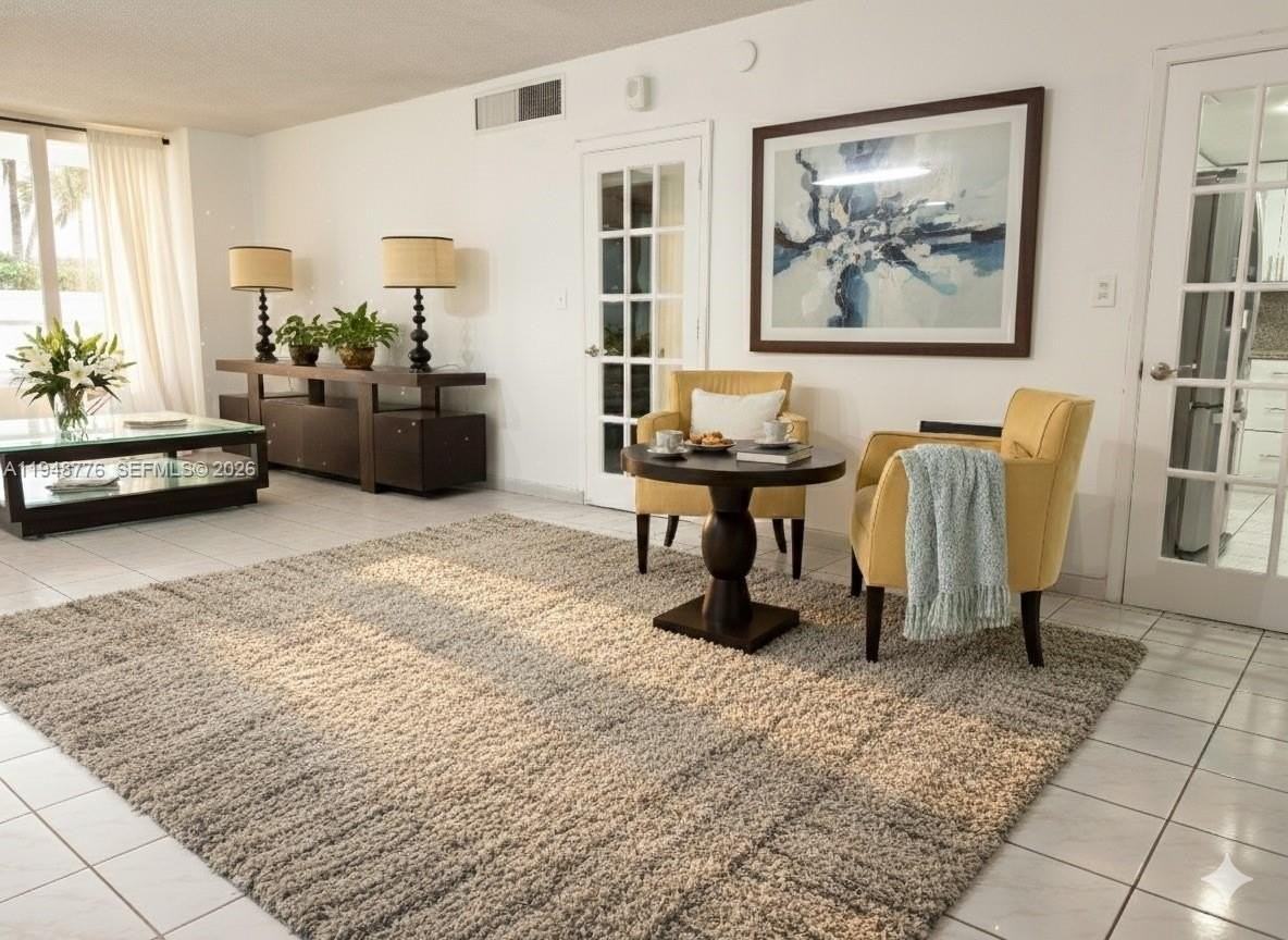 5005 Collins Ave #523 - Photo 6 of 22