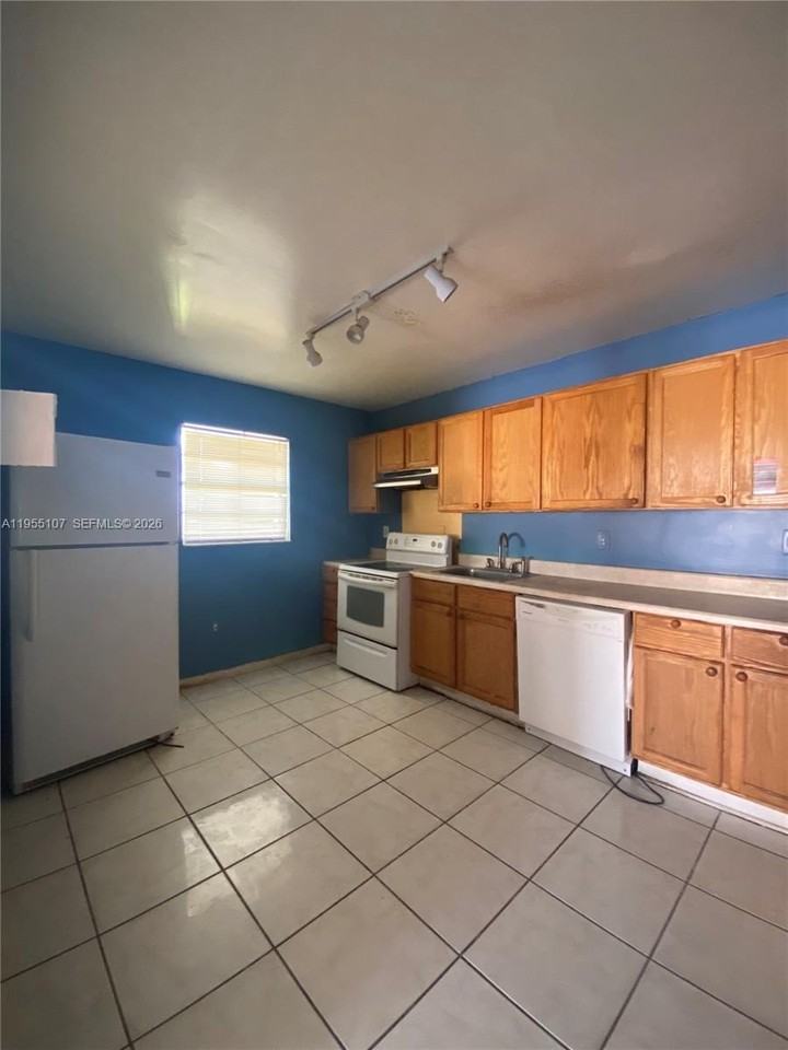 5100 Sw 41st St #PH3 - Photo 5 of 18