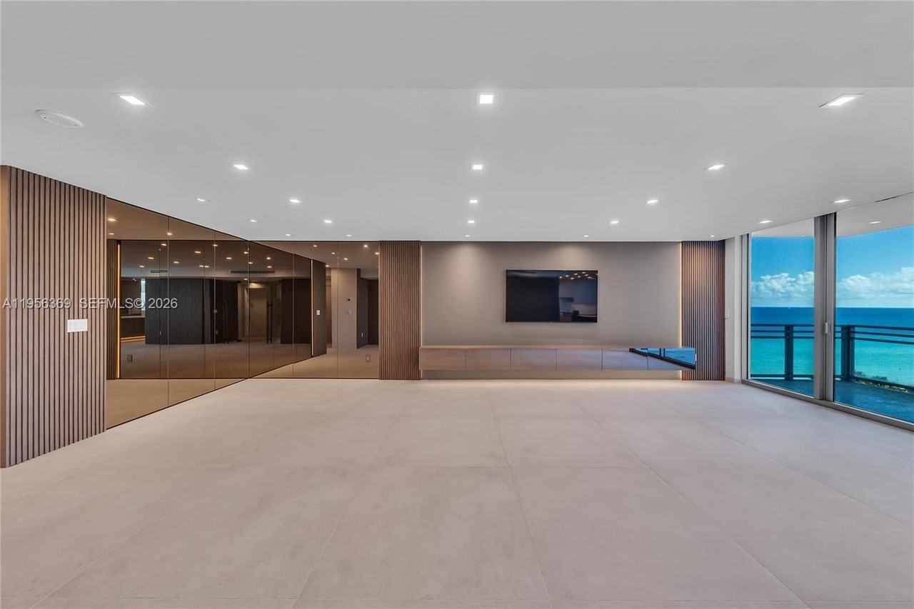 3535 S Ocean Dr #1003 - Photo 4 of 39