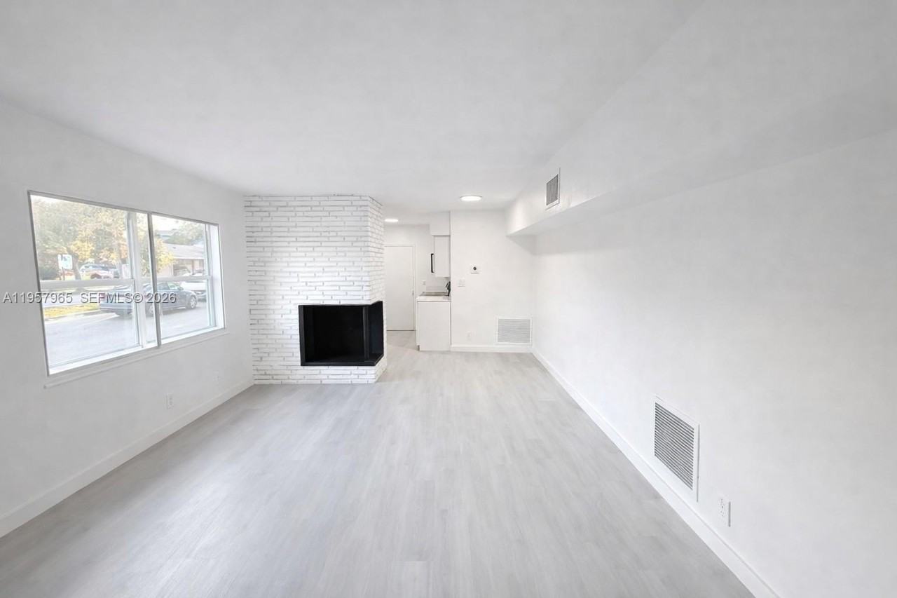 501 Nw 13th St - Photo 2 of 18