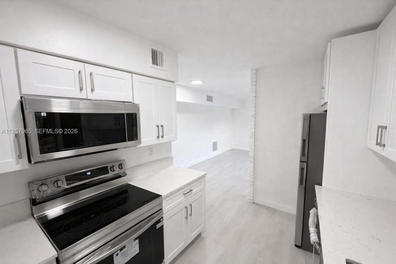 501 Nw 13th St - Photo 5 of 18