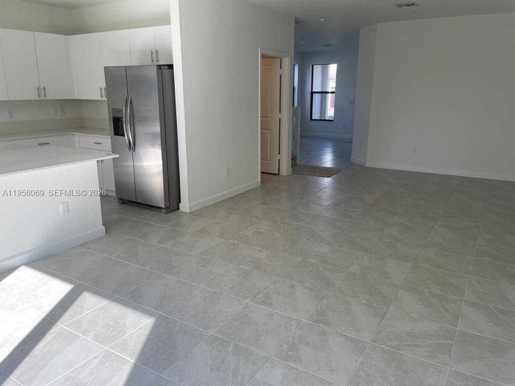 212 Sw 159th Ter #0 - Photo 6 of 18