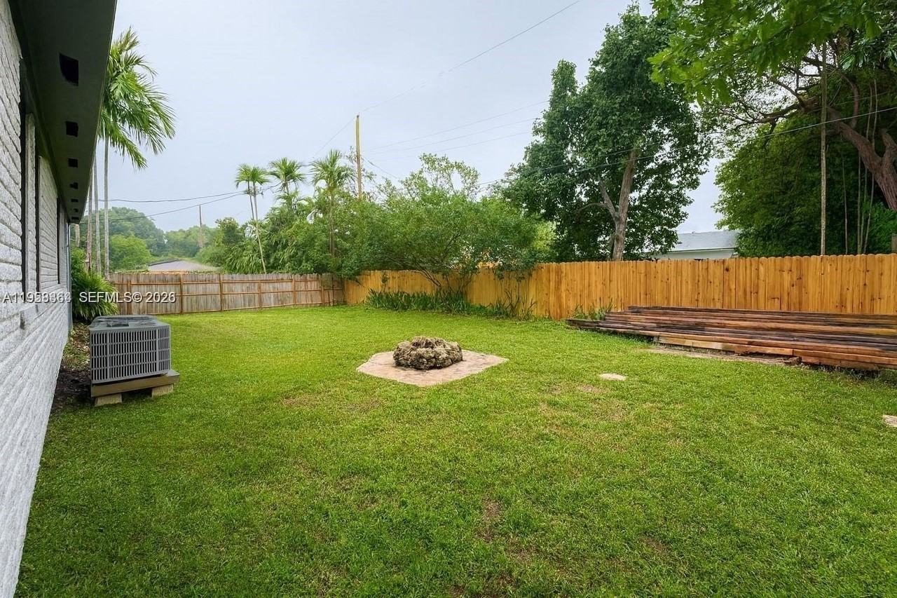 926 Nw 59th St #2 - Photo 7 of 7