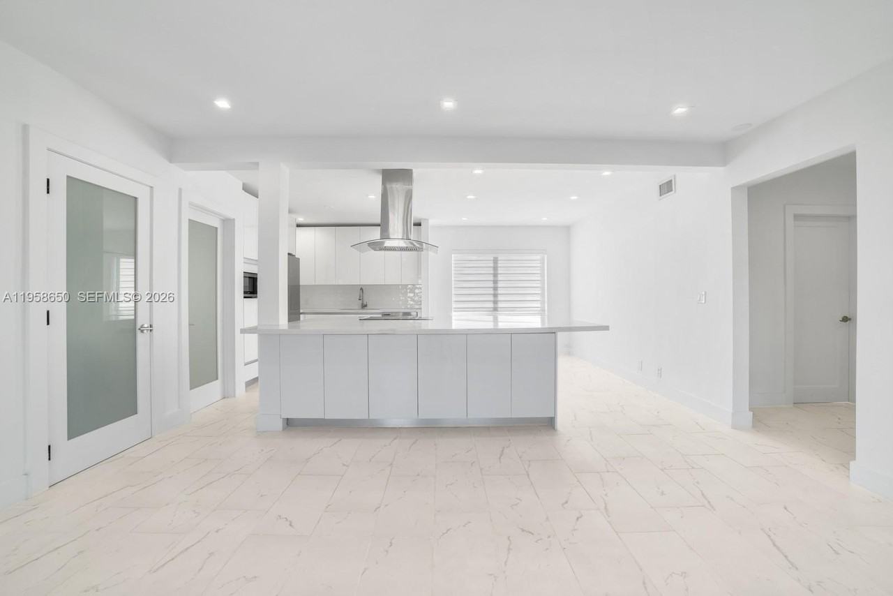 3909 Garden Ave #4 - Photo 3 of 29