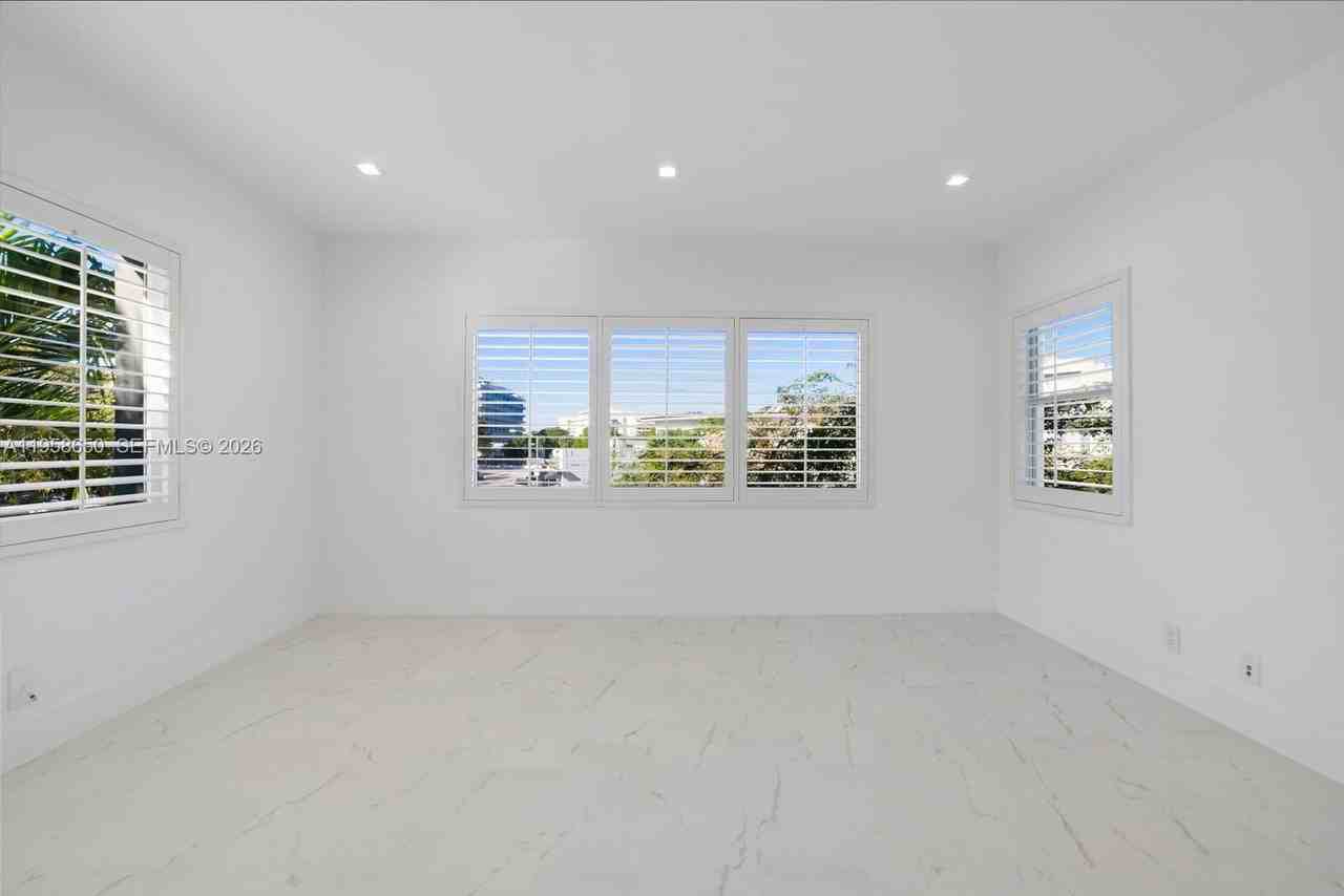 3909 Garden Ave #4 - Photo 5 of 29