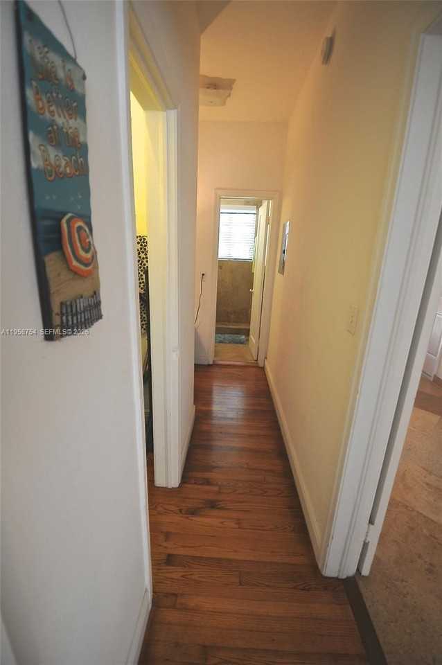 601 7th St #4 - Photo 7 of 16