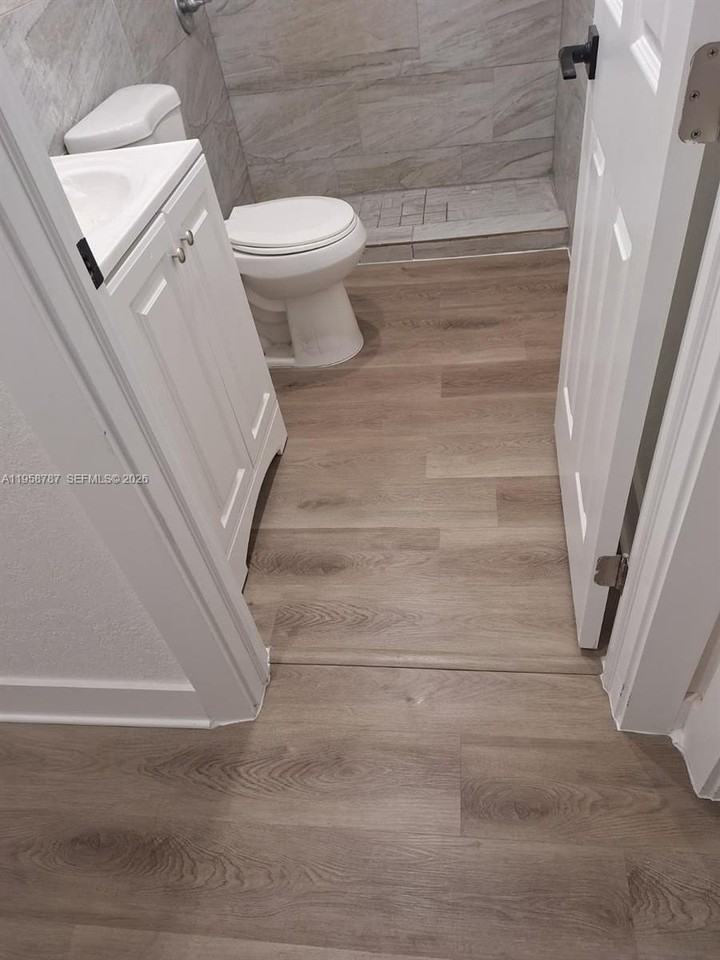 1236 Nw 4th Ave #5 - Photo 4 of 4