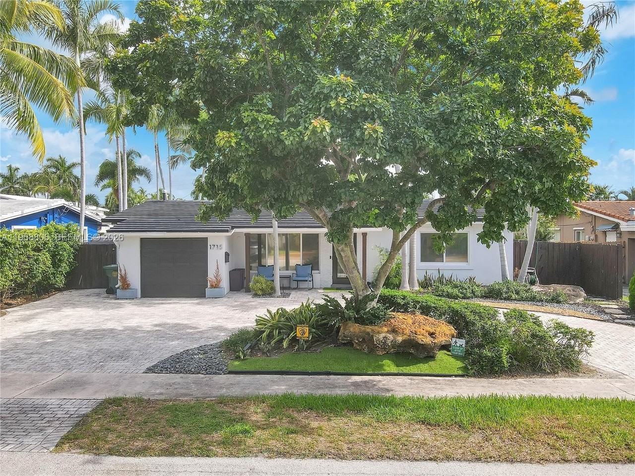 1715 Ne 40th St #1715 - Photo 2 of 43