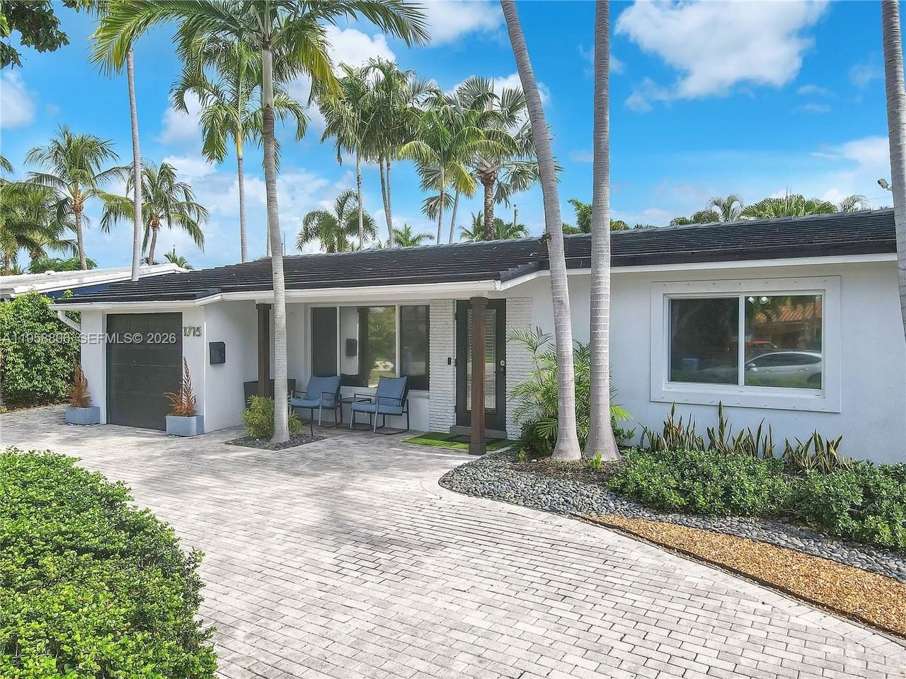 1715 Ne 40th St #1715 - Photo 4 of 43