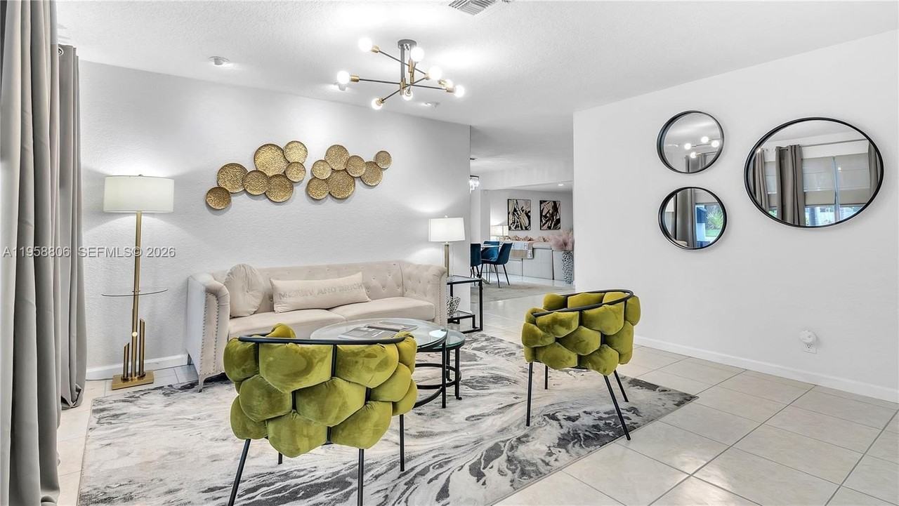 1715 Ne 40th St #1715 - Photo 5 of 43