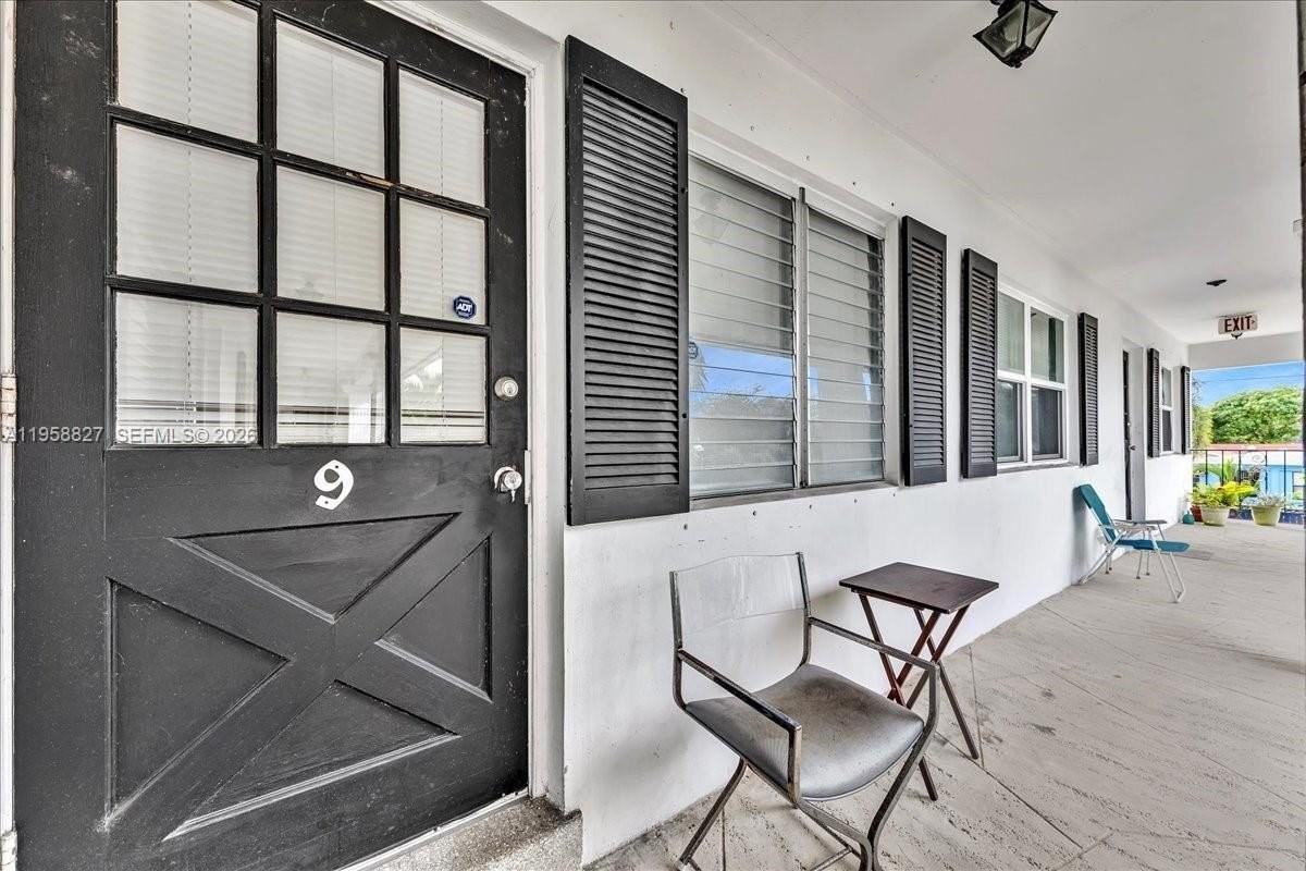 707 S 19th Ave #9 - Photo 6 of 23