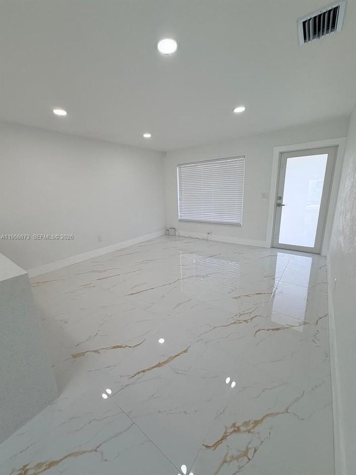 16820 Nw 54th Ct - Photo 3 of 13