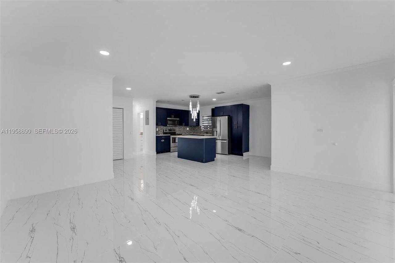 20000 Eagle Nest Rd #1 - Photo 5 of 27