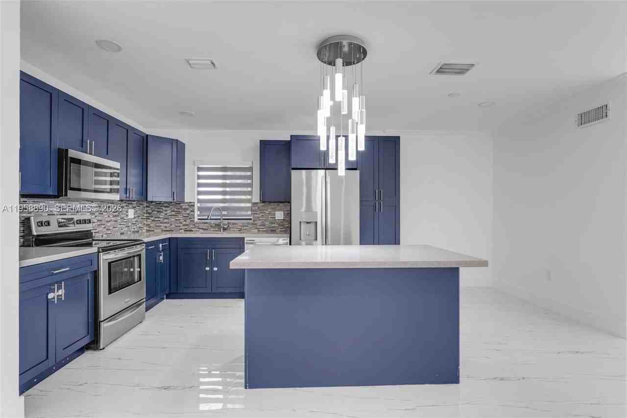 20000 Eagle Nest Rd #1 - Photo 6 of 27