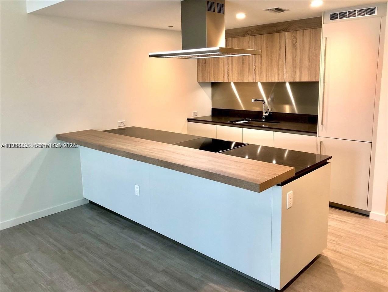 1000 Brickell Plz #2414 - Photo 2 of 32