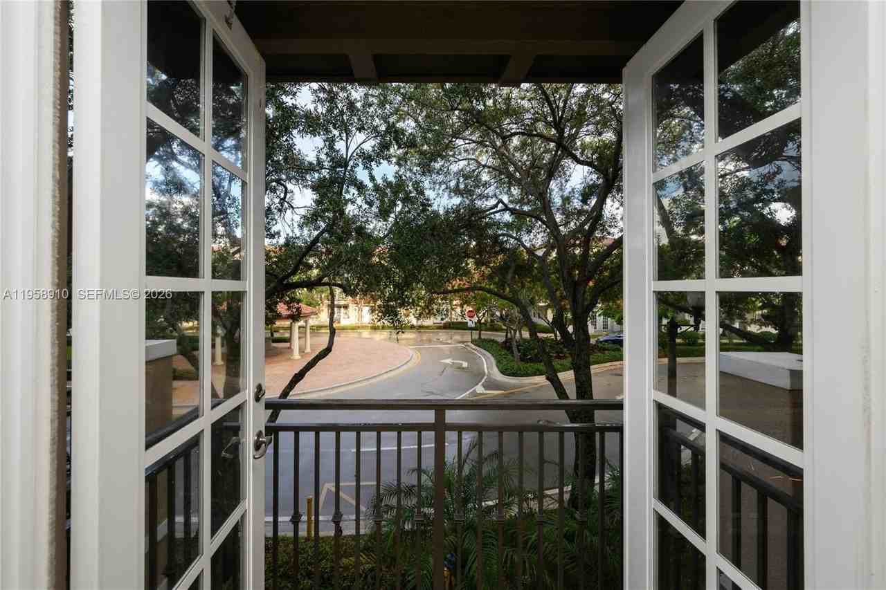 430 Sw 147th Ave #430 - Photo 5 of 36