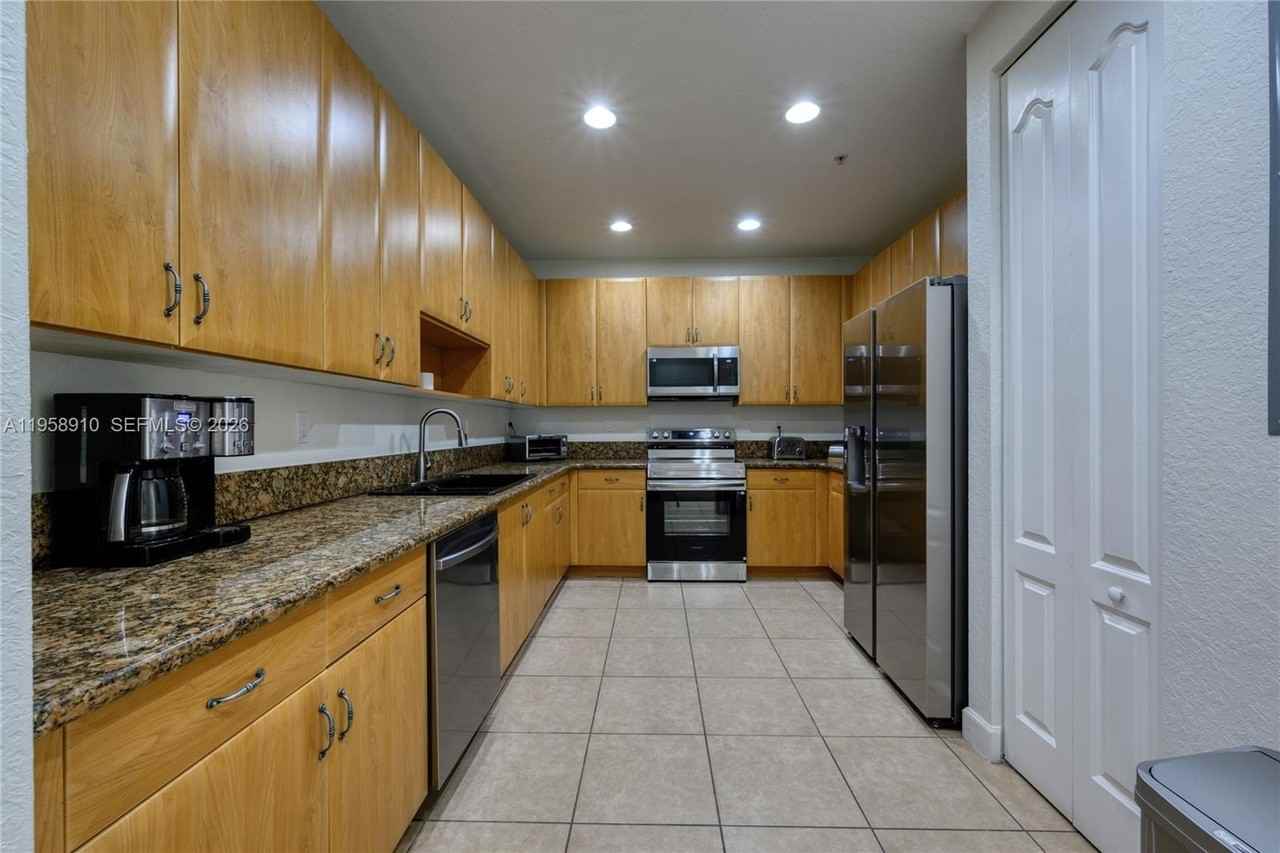 430 Sw 147th Ave #430 - Photo 6 of 36