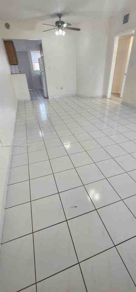 3670 Sw 10th St #10B - Photo 5 of 12