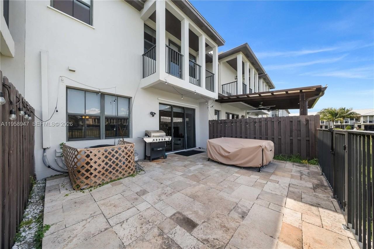 6005 Nw 104th Path #6005 - Photo 3 of 27