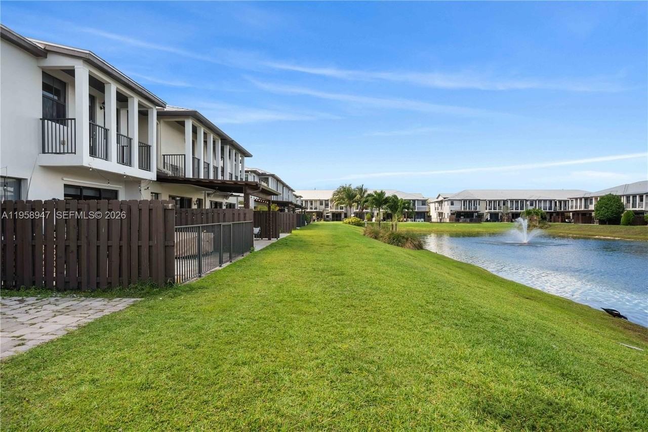 6005 Nw 104th Path #6005 - Photo 4 of 27