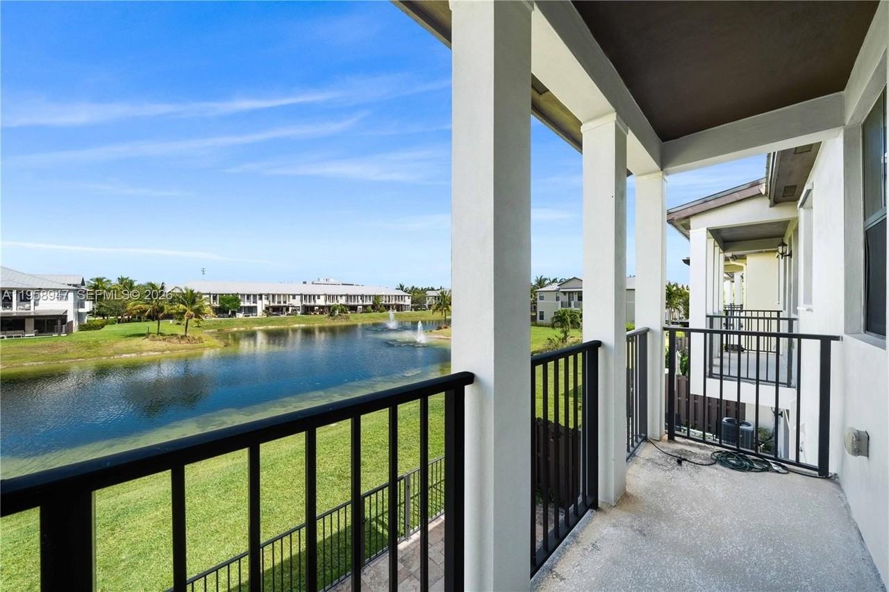 6005 Nw 104th Path #6005 - Photo 5 of 27