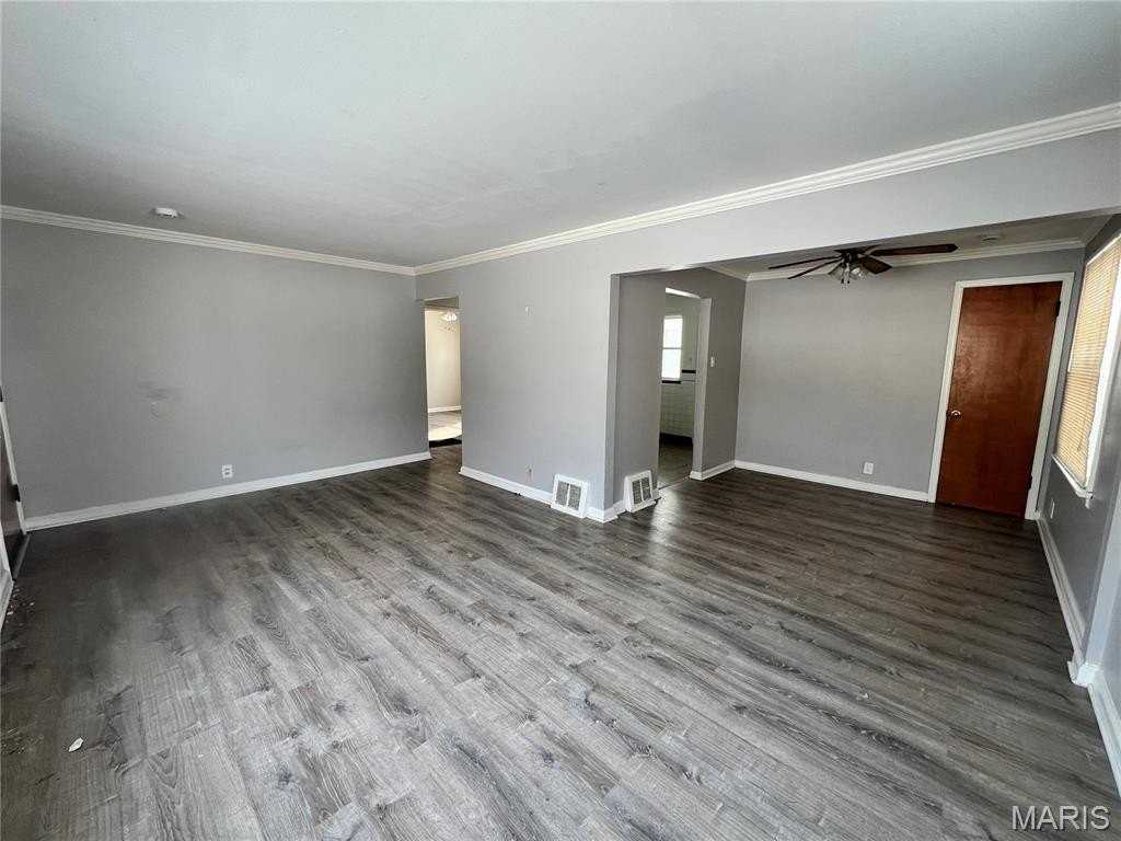 1030 Addison Dr - Photo 3 of 16