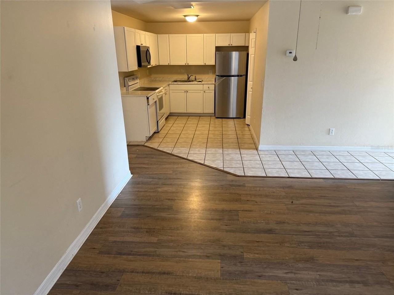 1129 Graystone Ave - Photo 7 of 14