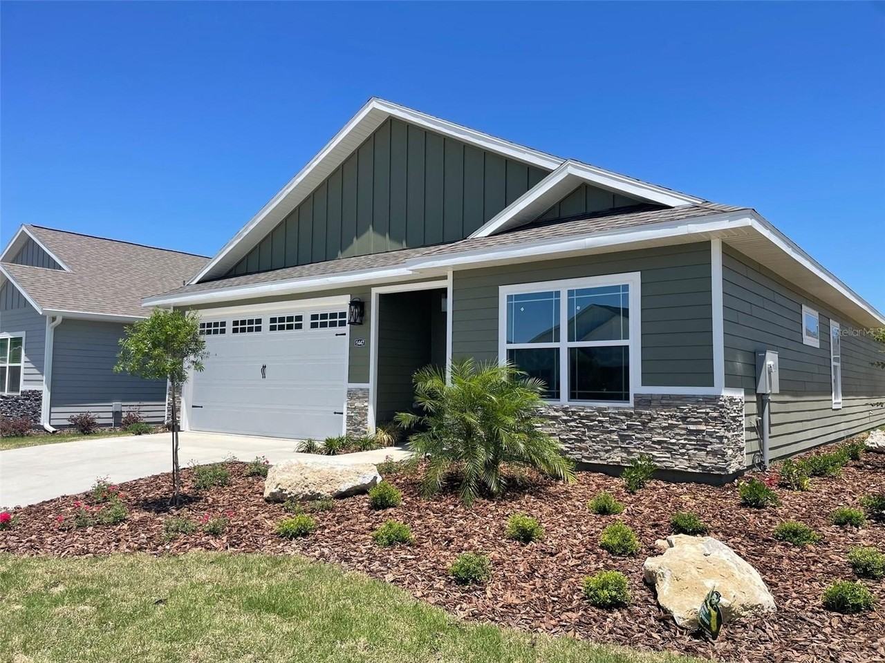 1447 Sw 67th Dr - Photo 2 of 15