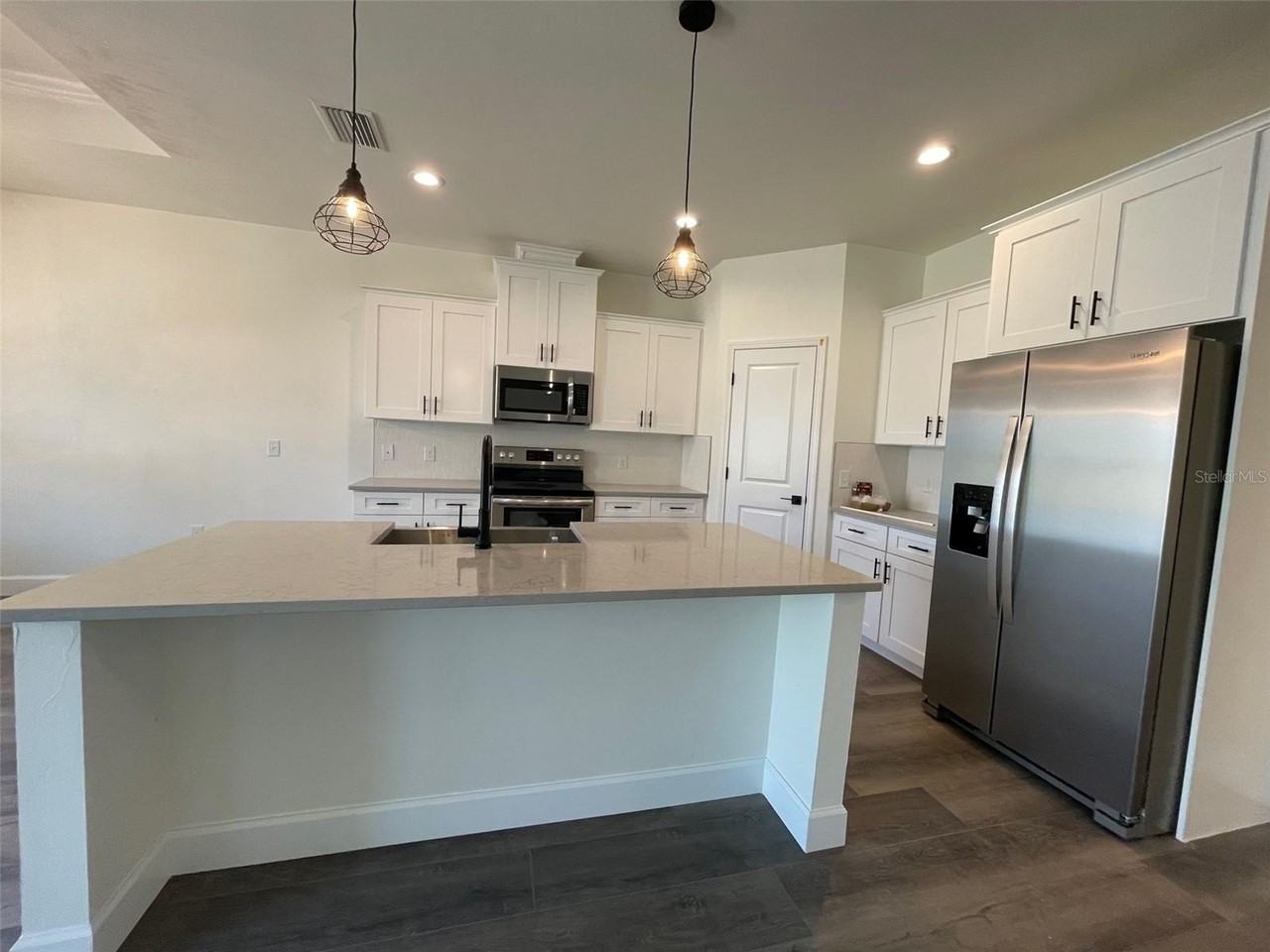 1447 Sw 67th Dr - Photo 6 of 15