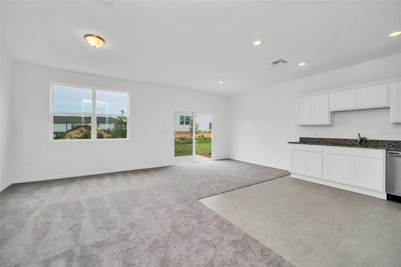 246 Mandovi St - Photo 5 of 26