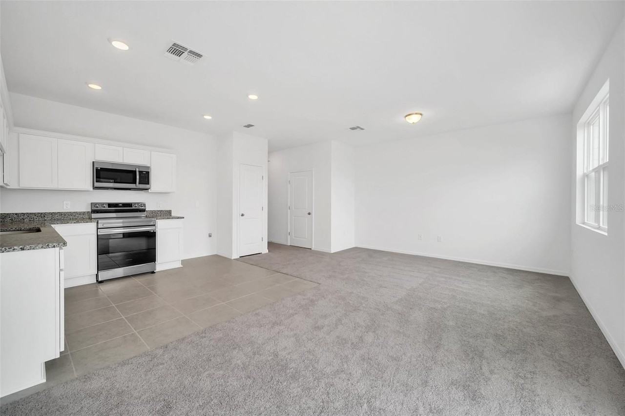 246 Mandovi St - Photo 7 of 26