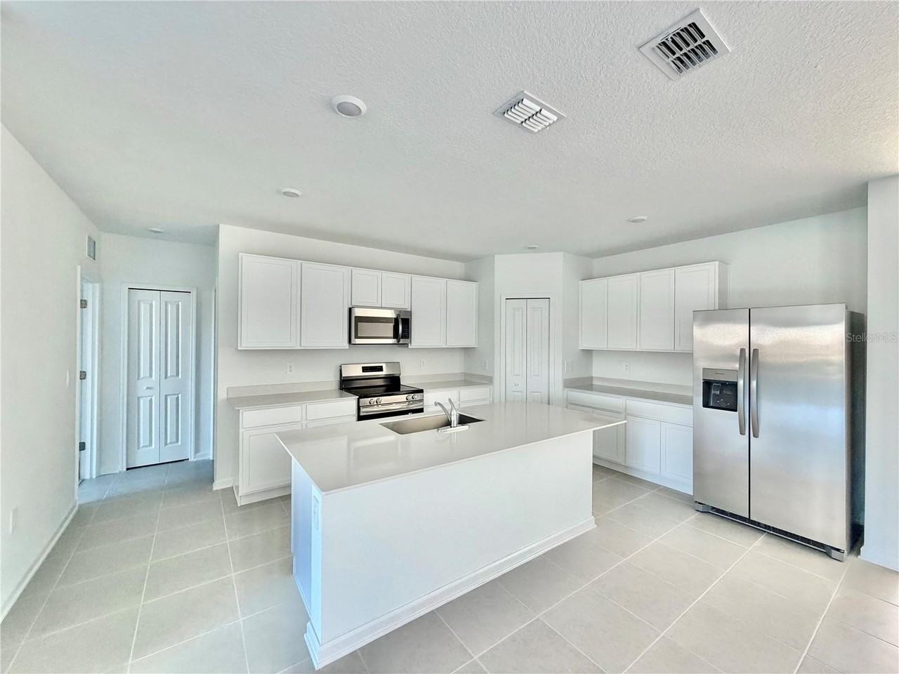 3615 Hardman Dr - Photo 4 of 26